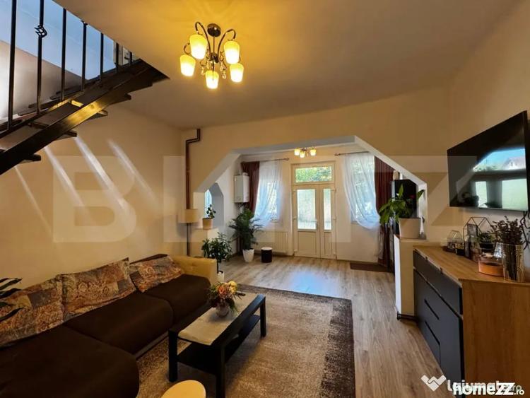 Casă cu 7 camere cu Teren 585 Mp în Teiu