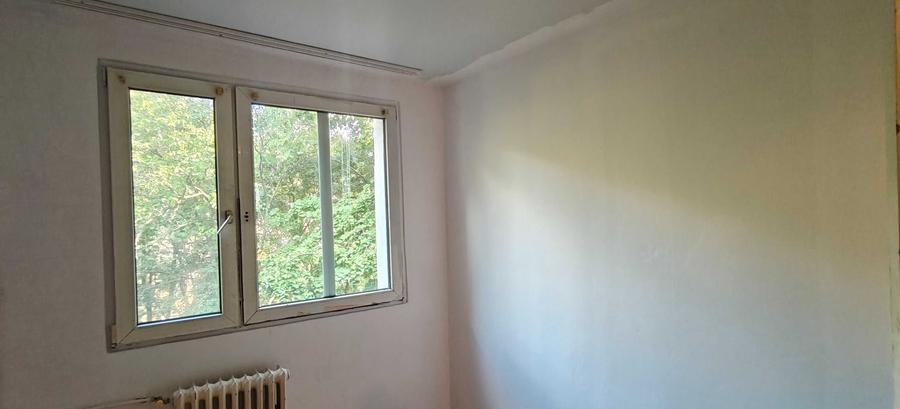Apartament cu 3 camere semidecomandat în Rogerius
