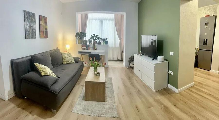 Apartament cu 3 camere semidecomandat, mobilat în Tomis III