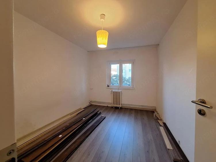 Apartament cu 3 camere decomandat în Dorobanților