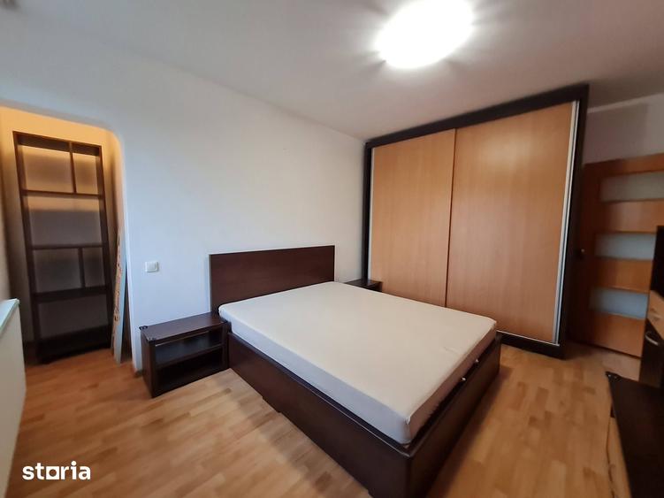 Apartament cu 2 camere decomandat în Tractorul