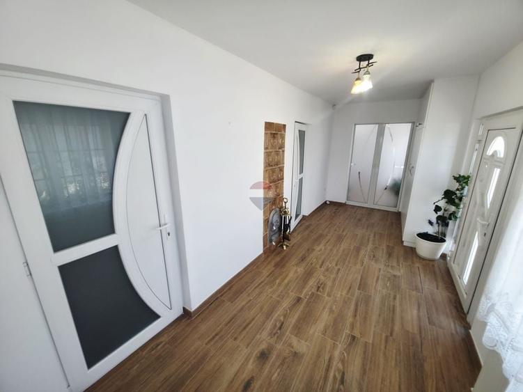 Casă individuală cu 3 camere cu Teren 2836 Mp în Zănești