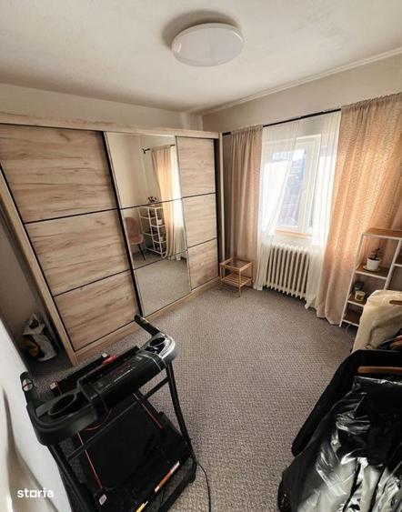 Apartament cu 3 camere decomandat în Est