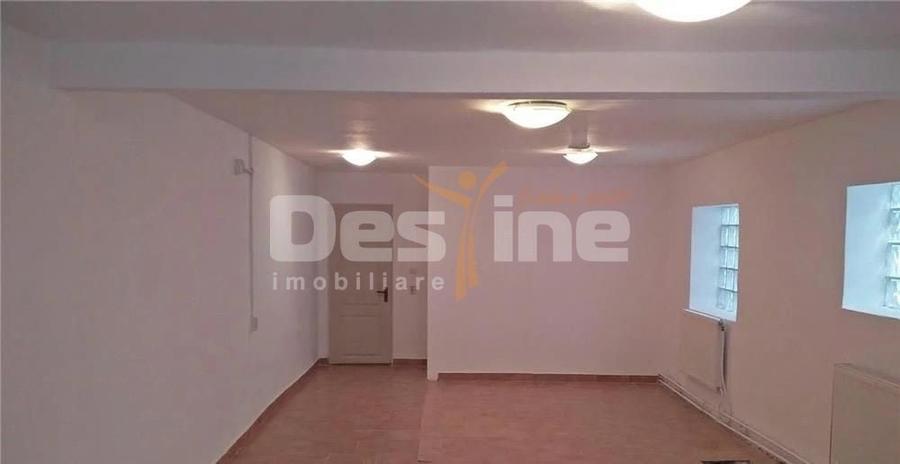Casă individuală cu 3 camere cu Canalizare în 13 Septembrie