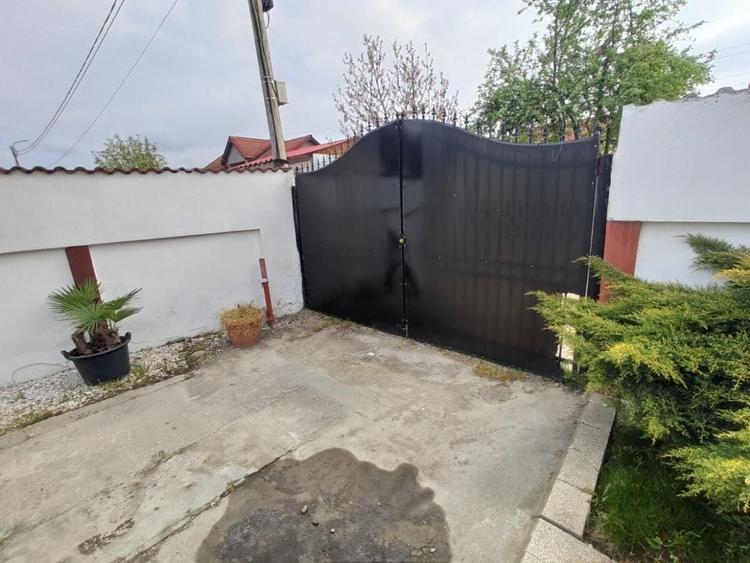 Casă cu 4 camere în Central