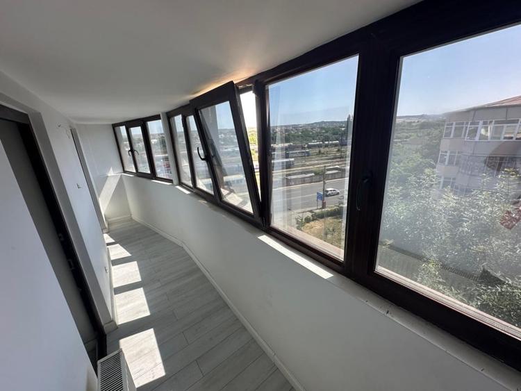 Apartament cu 3 camere decomandat, mobilat în Rovine