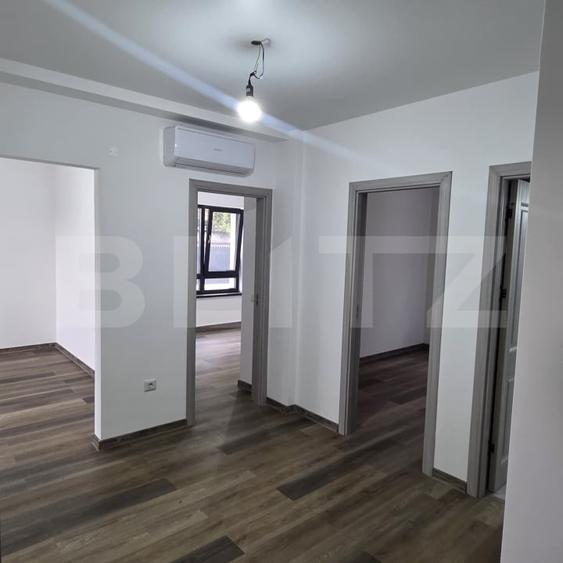 Apartament cu 3 camere semidecomandat în Micro 17