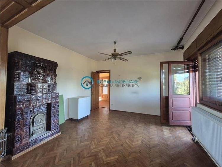 Casă individuală cu 8 camere cu Teren 2531 Mp în Găgeni