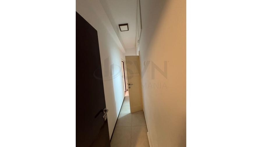 Apartament cu 4 camere decomandat în Dacia