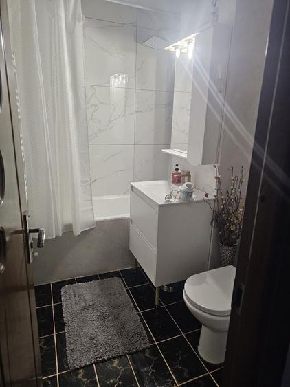 Apartament cu 3 camere decomandat în Găvana