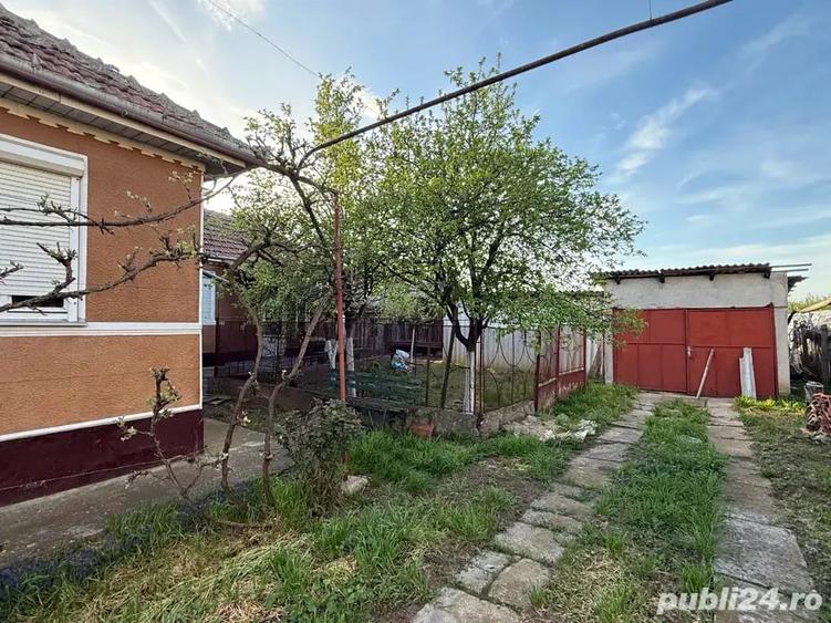 Casă cu 5 camere cu Teren 1180 Mp în Curtici