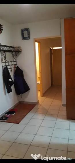 Apartament cu 3 camere decomandat în Rahova