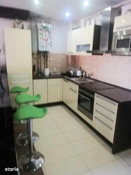 Apartament cu 3 camere în Cantemir