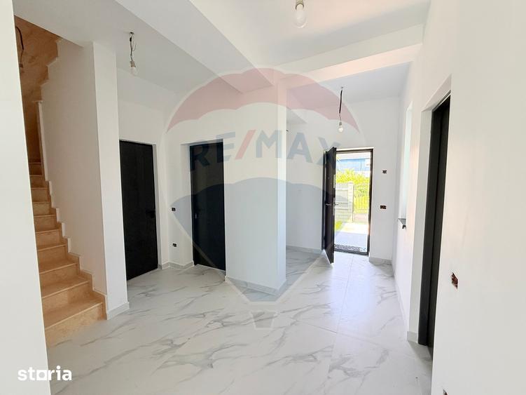 Casă cu 5 camere cu Teren 578 Mp în Cornetu