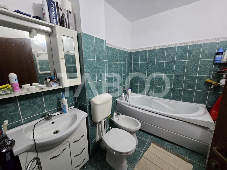 Apartament cu 3 camere decomandat, mobilat în Terezian