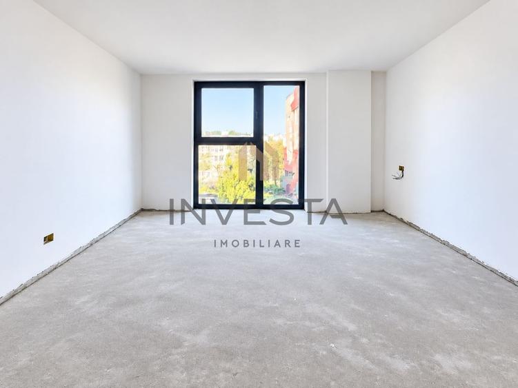 Apartament cu 3 camere semidecomandat în Central