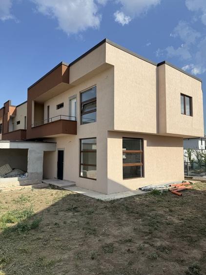 Casă cu 4 camere în Valu lui Traian