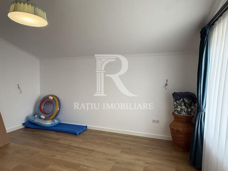 Casă individuală cu 5 camere cu Canalizare în Sântandrei