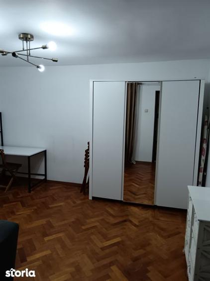 Casă cu 4 camere cu Canalizare în Lascăr Catargiu