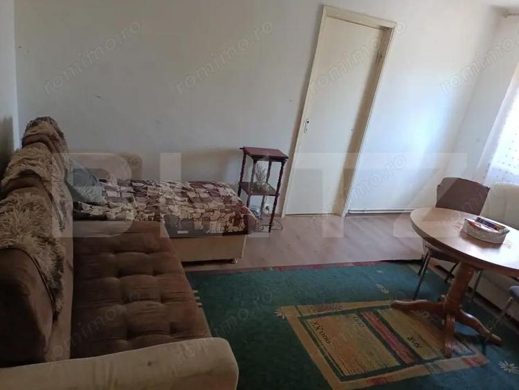 Apartament cu 3 camere semidecomandat în 14 Mai