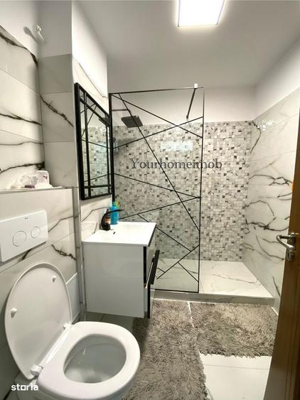 Apartament cu 3 camere semidecomandat în Craiovița Nouă
