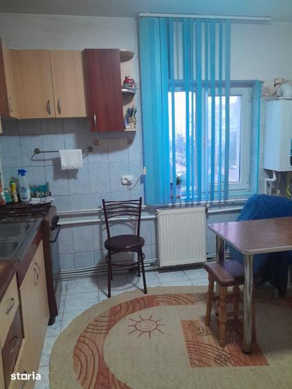 Apartament cu 3 camere decomandat în Exterior Vest