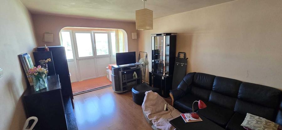 Apartament cu 2 camere decomandat în Podu Roș