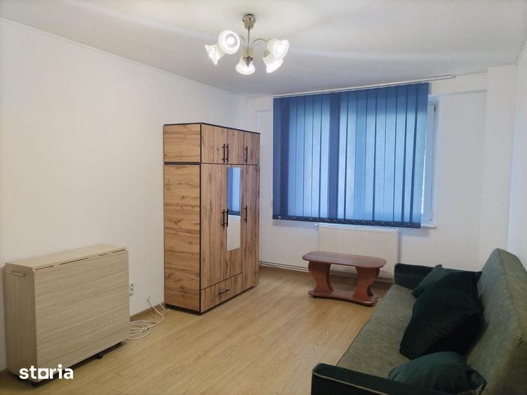 Apartament cu 3 camere decomandat în Vlahuță