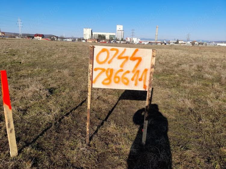 Teren de 5800 mp, în Central