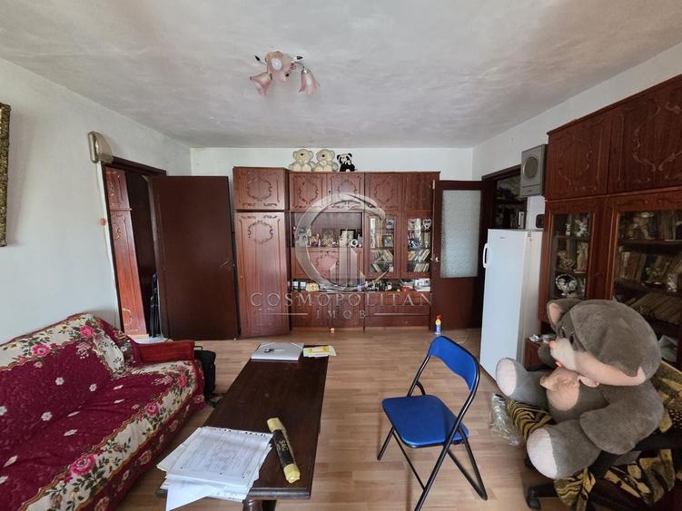 Apartament cu 2 camere semidecomandat în Micro 3