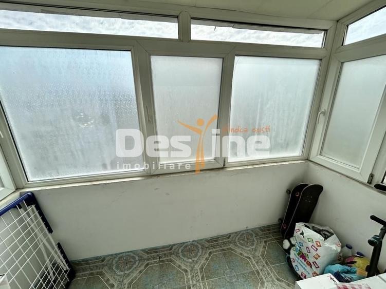 Apartament cu 2 camere semidecomandat, mobilat în Vest