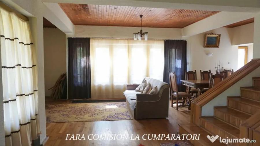 Casă cu 7 camere cu Teren 2328 Mp în Dăești