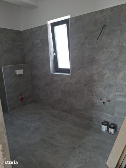 Casă cu 4 camere cu Teren 400 Mp în Pielești