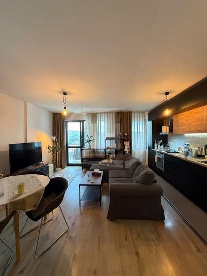 Apartament cu 2 camere semidecomandat, mobilat în Borhanci
