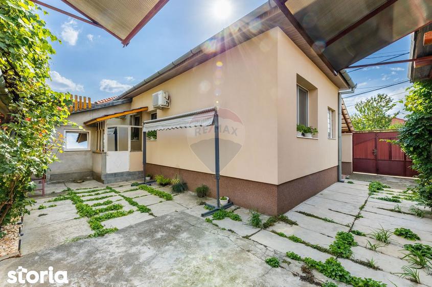 Casă cu 3 camere cu Canalizare în Șega