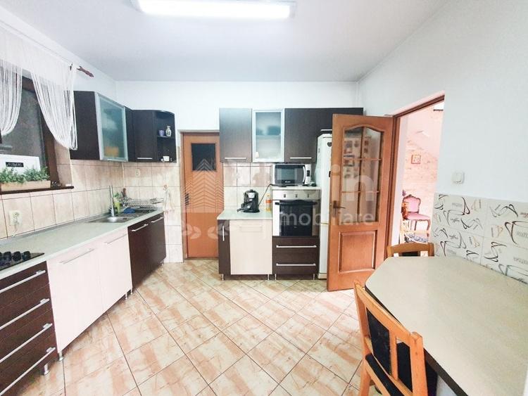 Casă individuală cu 5 camere cu Canalizare în Dâmbul Rotund