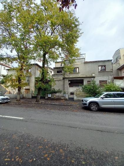 Duplex cu 4 camere cu Teren 200 Mp în Primăverii