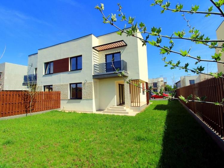 Casă individuală cu 4 camere cu Canalizare în Berceni