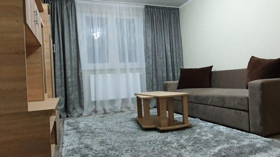 Apartament cu 3 camere semidecomandat, mobilat în Circumvalațiunii