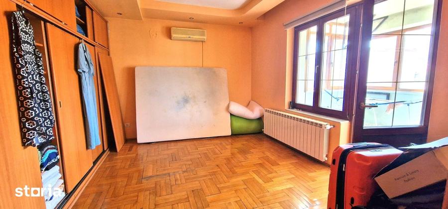 Casă cu 5 camere cu Teren 405 Mp în Coiciu