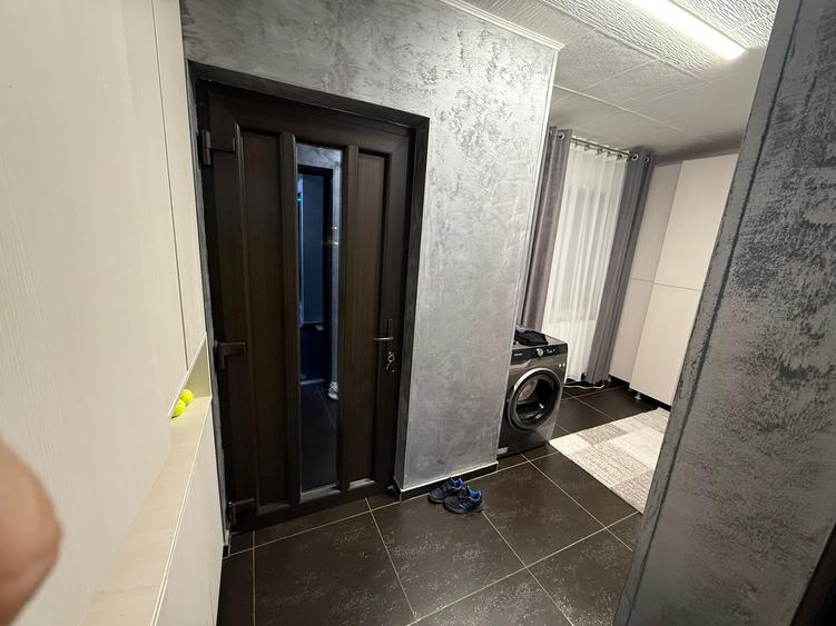 Casă individuală cu 5 camere cu Canalizare în Valea Adâncă