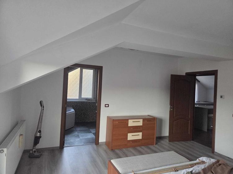 Apartament cu 2 camere decomandat în Spitalul Județean