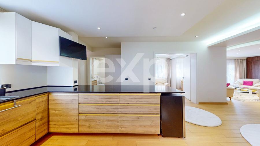 Apartament cu 4 camere decomandat, mobilat în Aviatorilor