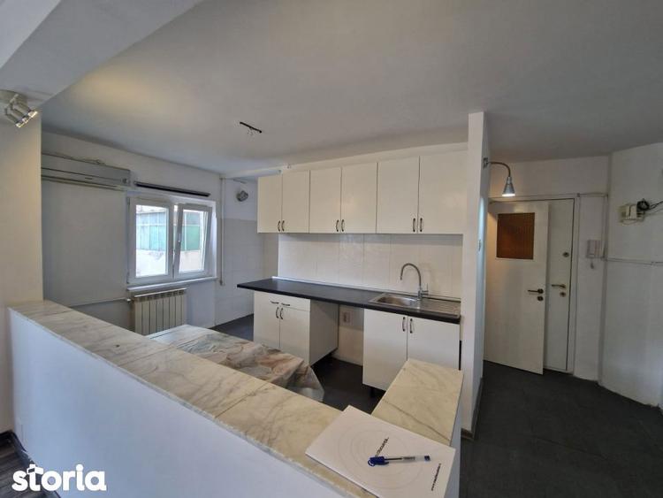 Apartament cu 3 camere decomandat în Tei