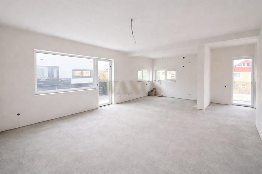 Apartament cu 4 camere semidecomandat în Someșeni