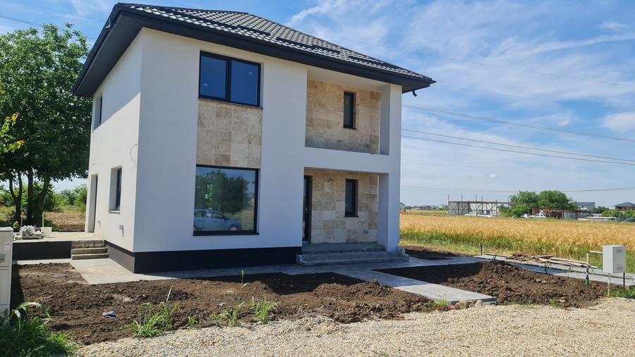 Casă cu 4 camere cu Teren 750 Mp în Berceni