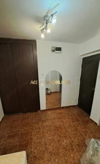 Apartament cu 3 camere decomandat în Crângași