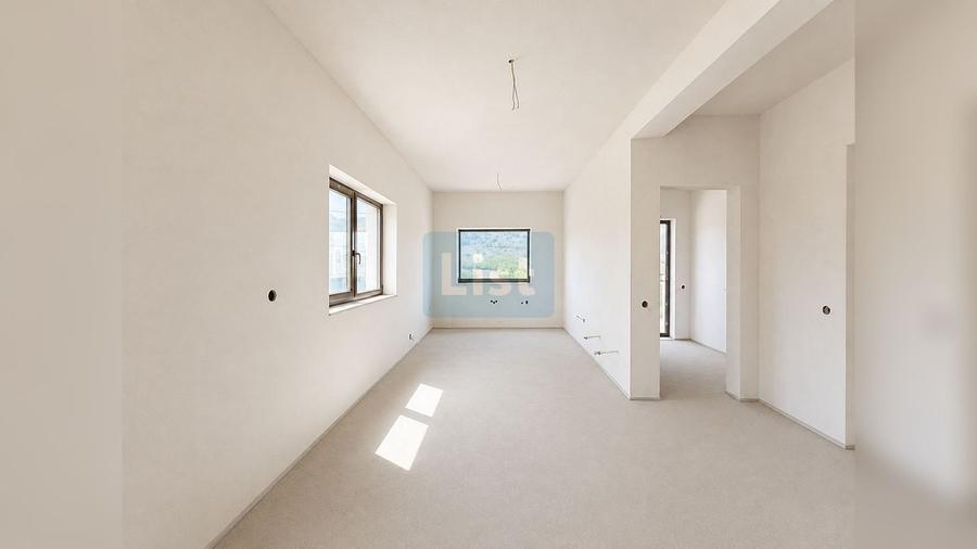 Casă cu 4 camere cu Teren 474 Mp în Dezmir