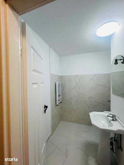 Apartament cu 4 camere decomandat în Tineretului