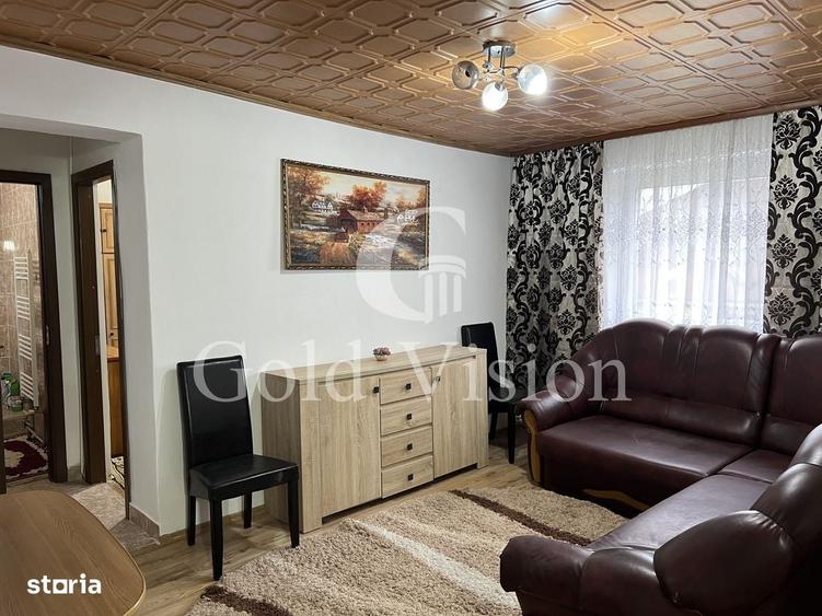Apartament cu 3 camere semidecomandat în Central